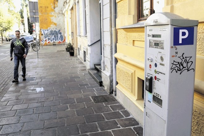 Prvi na seznamu za menjavo so stari Siemensovi parkomati, sčasoma pa verjetno še vsi drugi.