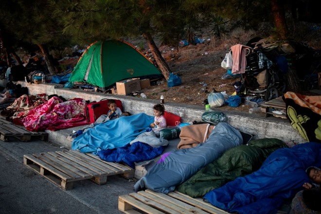 V šotorsko naselje na Lezbosu se je preselilo 300 migrantov 