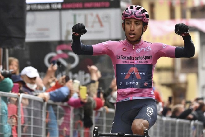 Egan Bernal je znova pometel s konkurenco.