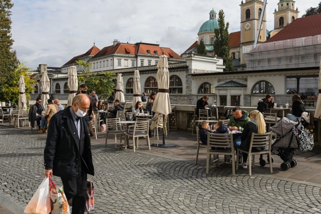 Storitve in trgovina novembra s sedmo zaporedno mesečno rastjo obsega prodaje