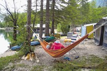 Potencialni kupci kampa Zlatorog bodo morda najeli in uredili tudi istoimenski hotel v Ukancu