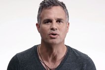 Hollywoodski zvezdniki obljubljajo: Če boste volili (proti Trumpu), se bo Mark Ruffalo slekel