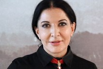 Rumene novice: Marina Abramović ni satanistka, Clarksonu je vse hecno za crknit