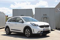 Vzporedni test - Kia niro in toyota CH-R: Dva (uspešna) pristopa, enak cilj