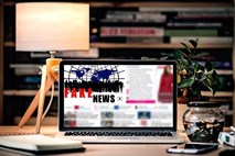 Beseda leta 2017 je »fake news«