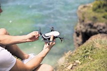 Dji mavic air: brezpilotni letalnik leta 2018