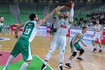 Olimpija prepričljivo dobila prvo tekmo finala