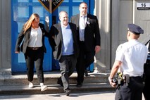 #foto #video Weinstein obtožen posilstva in spolnega napada, po vplačilu milijonske varščine že na prostosti  