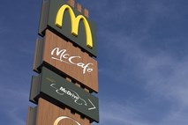 Namesto kave so ji v McDonalds'u postregli s čistilom