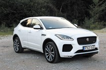 Jaguar E-pace in volvo XC40: Velika dilema: izbrati čokolado ali vaniljo