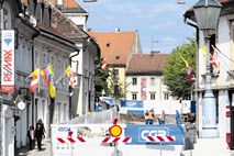 Novo mesto: gospodarstvo cveti, promet šepa