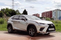 Lexus NX in lexus RX: Razlike so, a tiste v ceni ne odtehtajo