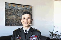 Vlada Alenko Ermenc imenovala za novo načelnico Generalštaba SV