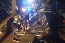 #foto Na Krasu tragedija tik pred polnočjo, na Tolminskem  ob vračanju s silvestrovanja