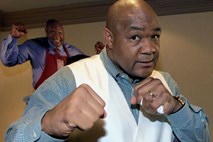 Legendarni boksar George Foreman, ljubitelj nemških ovčarjev, bo kmalu praznoval 70 let 