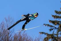 Slovenke se niso znašle na veliki skakalnici v Saporu