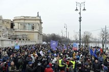 #foto Na Madžarskem novi protesti proti Orbanovi vladi