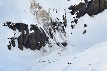 Snežni plaz v Crans Montani zasul več ljudi