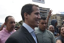 Guaido se je odpravil po pomoč na kolumbijsko mejo 