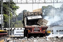 #foto Venezuela: Humanitarna pomoč še ne more v državo