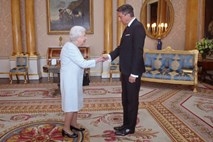 #foto Borut Pahor obiskal britansko kraljico Elizabeto II.