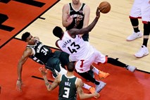 #video Toronto po dveh podaljških le ugnal Milwaukee  