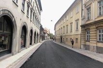 #foto Bo Poljanska cesta po prenovi preozka za srečanje avtobusov?