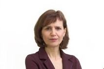 Tanja Lesničar - Pučko: Zavijanje siren v oazi tišine