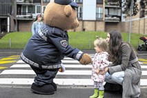 V šolo z rutico ter pod nadzorom redarjev in policistov