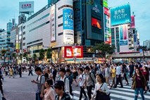 Japonci bodo v prihodnje v angleščini najprej navedli priimek