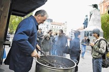 Vsako leto manj hišic za prodajo kostanja