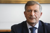 Erjavec v Podgorici poglablja obrambno sodelovanje