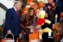 #video Melania in Donald  kot Morticia in Gomez Addams