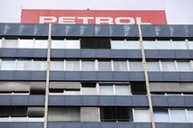 Komisija za nadzor javnih financ o Petrolu za zaprtimi vrati