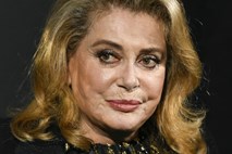 Catherine Deneuve med snemanjem filma v bolnišnico