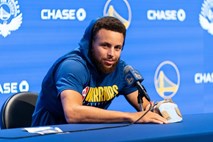 Curry se bo pod košarkarske obroče verjetno vrnil šele spomladi