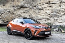 Toyota C-HR: Najatraktivnejši in najdolgočasnejši hkrati