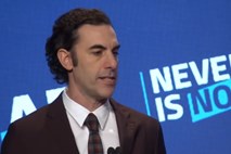 #video Sacha Baron Cohen: Zuckerbergu in druščini bi morali zagroziti z zaporom