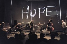 Koncert skupine Godspeed You! Black Emperor: V skladu z ustvarjenim slovesom