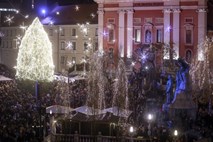 #foto #video Prestolnica vstopila v praznični čas