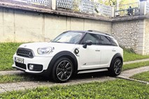 Mini countryman cooper S E all4: Vstopnica v svet posebnežev