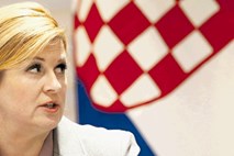 Grabar-Kitarovićeva pozvala volivce, naj glasujejo za Milanovića