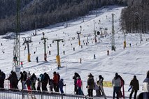 Odhod več kot 200.000 Hrvatov na smučanje bi lahko vplival na volitve