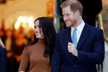 Harry in Meghan želita biti finančno neodvisna in opuščata kraljeve dolžnosti