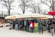 Cene na tržnici: Veliko povpraševanje po zelenjavi