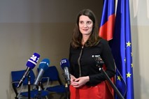 Šolska ministrica sprejela odločitev glede vključevanja vseh šolarjev k pouku, čaka se potrditev vlade