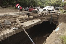 #video #foto Tropska nevihta v Salvadorju zahtevala več življenj