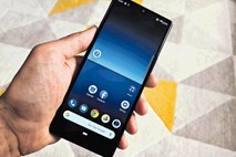 Xperia l4: kaj dobimo za okoli 220 evrov?