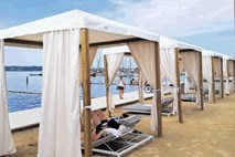 Za ležalnik na portoroški plaži 125 evrov