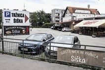 Na tržnici Šiška nič več brezplačnega parkiranja